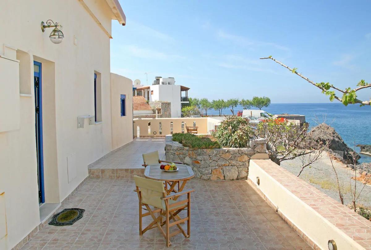 On The Beach Apartments Хора-Сфакион Экстерьер фото