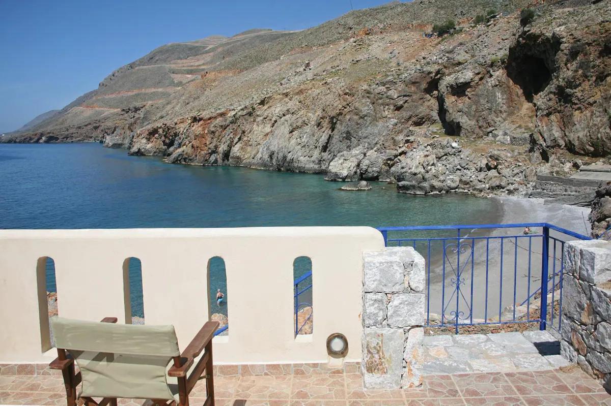 On The Beach Apartments Хора-Сфакион Экстерьер фото
