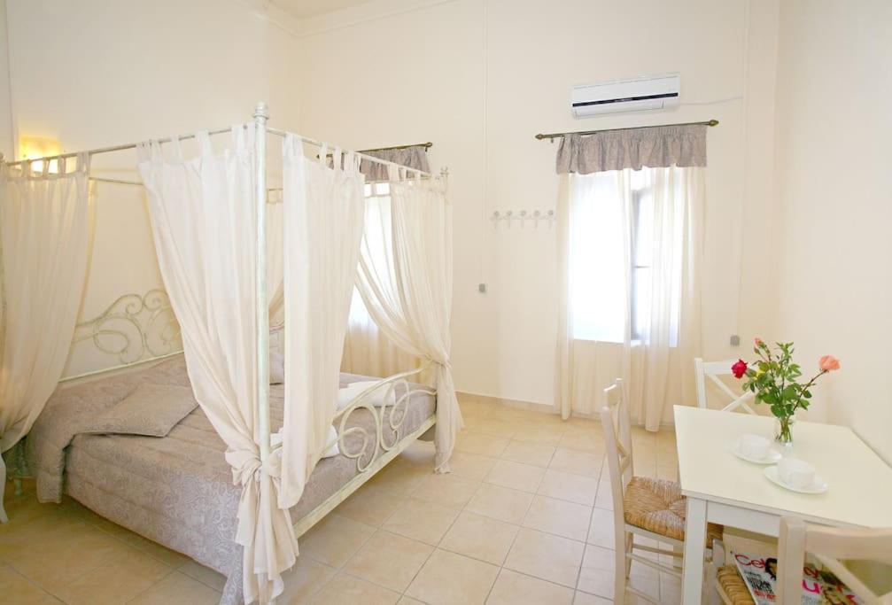 On The Beach Apartments Хора-Сфакион Экстерьер фото