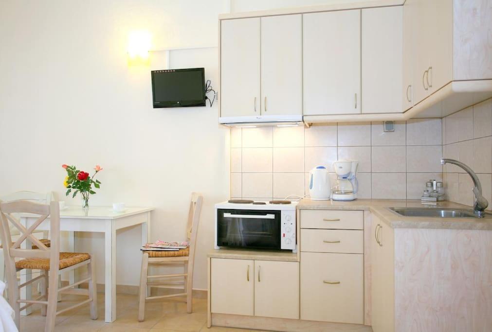 On The Beach Apartments Хора-Сфакион Экстерьер фото